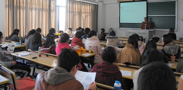 九州大学师生前来我院进行学术交流